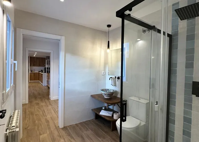 Casa Con Gran Terraza Privada * Málaga